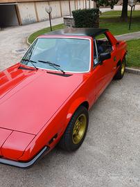 X1/9 Fiat Bertone rossa 1300cc