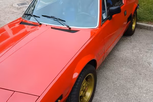 X1/9 Fiat Bertone rossa 1300cc