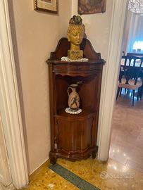 Angoliera in legno