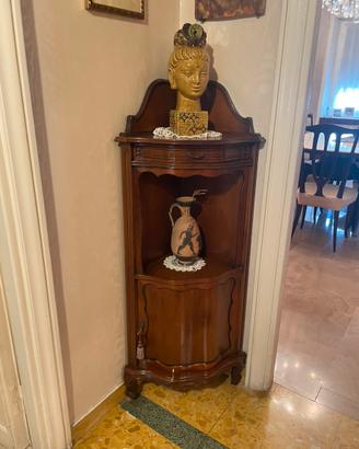 Angoliera in legno