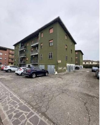 Immobile in asta di 95 m² con 3 locali e box auto 