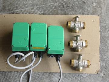 Valvola motorizzata a 3 vie