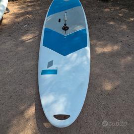 Tavola da windsurf TAHE 225 litri con deriva