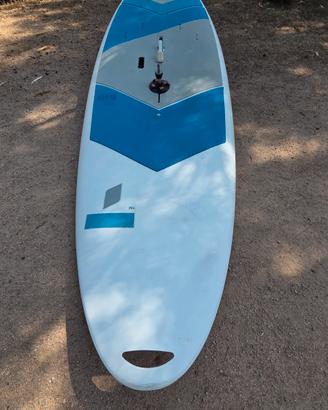 Tavola da windsurf TAHE 225 litri con deriva