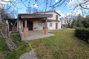 Ville in campagna con terreno