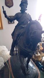 statua in bronzo