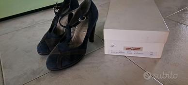 Scarpe comode con soletta imbottita e comoda