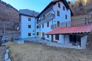 BICAMERE IMMERSO NELLA NATURA