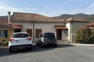 Rustico / Casale di 110 m² con più di 5 locali a C