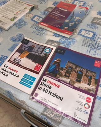 Scuola libro La nuova storia in 40 lezione +civica