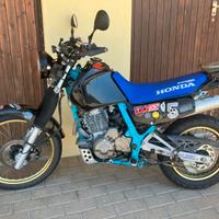 Honda dominator