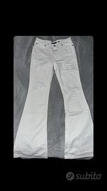 jeans bianchi a zampa