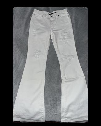 jeans bianchi a zampa