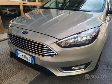 Ford Focus 1.5 TDCi 120 CV berlina Titanium led na