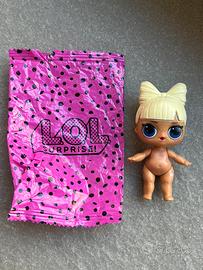 Bambolina LOL Surprise capelli biondi platino