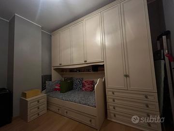 Cameretta completa con armadio, letto e cassettier