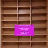 Mobile massiccio a ripiani