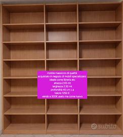 Mobile massiccio a ripiani