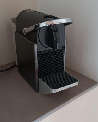 Macchina caffè Nespresso Pixie usata pochissimo
