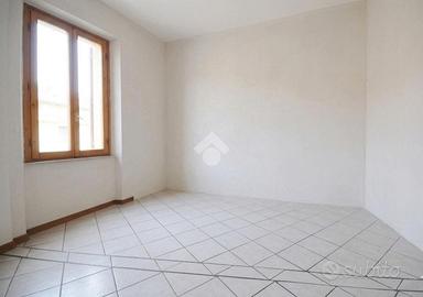 4 LOCALI A PRATO