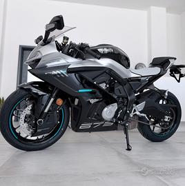 SR675 R CF MOTO