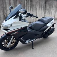 Aprilia srv 850