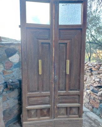 Portone antico in legno