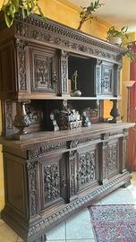 Credenza stile Gotico