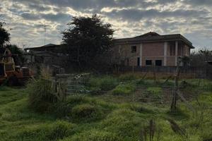 Terreno di 1000 m² a Giugliano in Campania