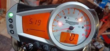 Strumentazione e supporto Triumph Speed triple 
