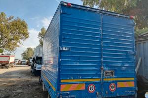Casse e cassoni per veicoli o deposito
