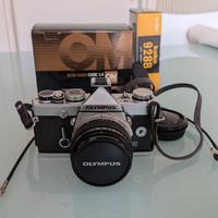 Reflex Olympus OM 1-N Set con accessori pellicola