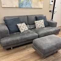 Divano + pouf  marca Poltrone e sofà