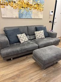 Divano + pouf  marca Poltrone e sofà