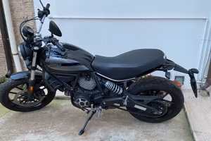 Ducati Scrambler Sixty 2