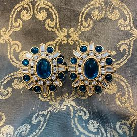 Orecchini con cabochon blu eleganza retrò