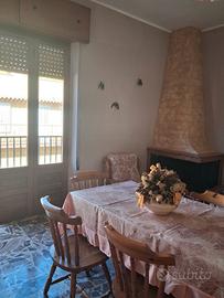 Appartamento arredato 100 mq, 2 camere, 2 balconi