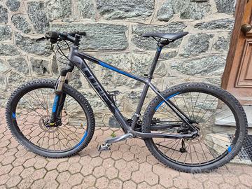 bicicletta mountain bike