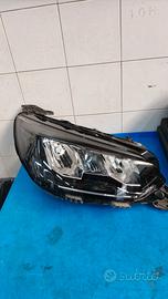 faro Peugeot 208 LED