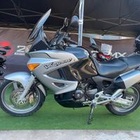 Honda Varadero 1000 - 2004 Guarda la vetrina Moto