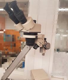 Microscopio professionale