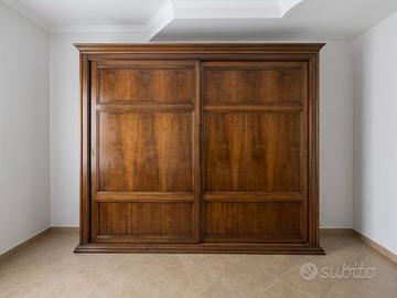 Armadio in legno massello