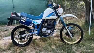 Suzuki DR 600