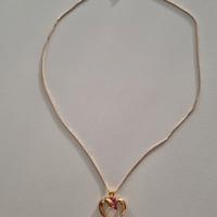 Girocollo dorato con ciondolo a cuore