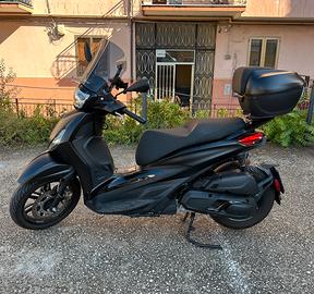 Beverly 400 deep black