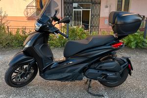 Beverly 400 deep black