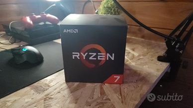 PROCESSORE RYZEN 7 2700X CON DISSIPATORE AMD RGB