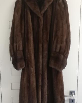 Pelliccia di visone femmina molto bella