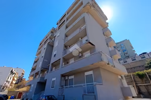 4 LOCALI A TERMINI IMERESE
