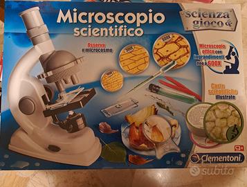 Microscopio scientifico 